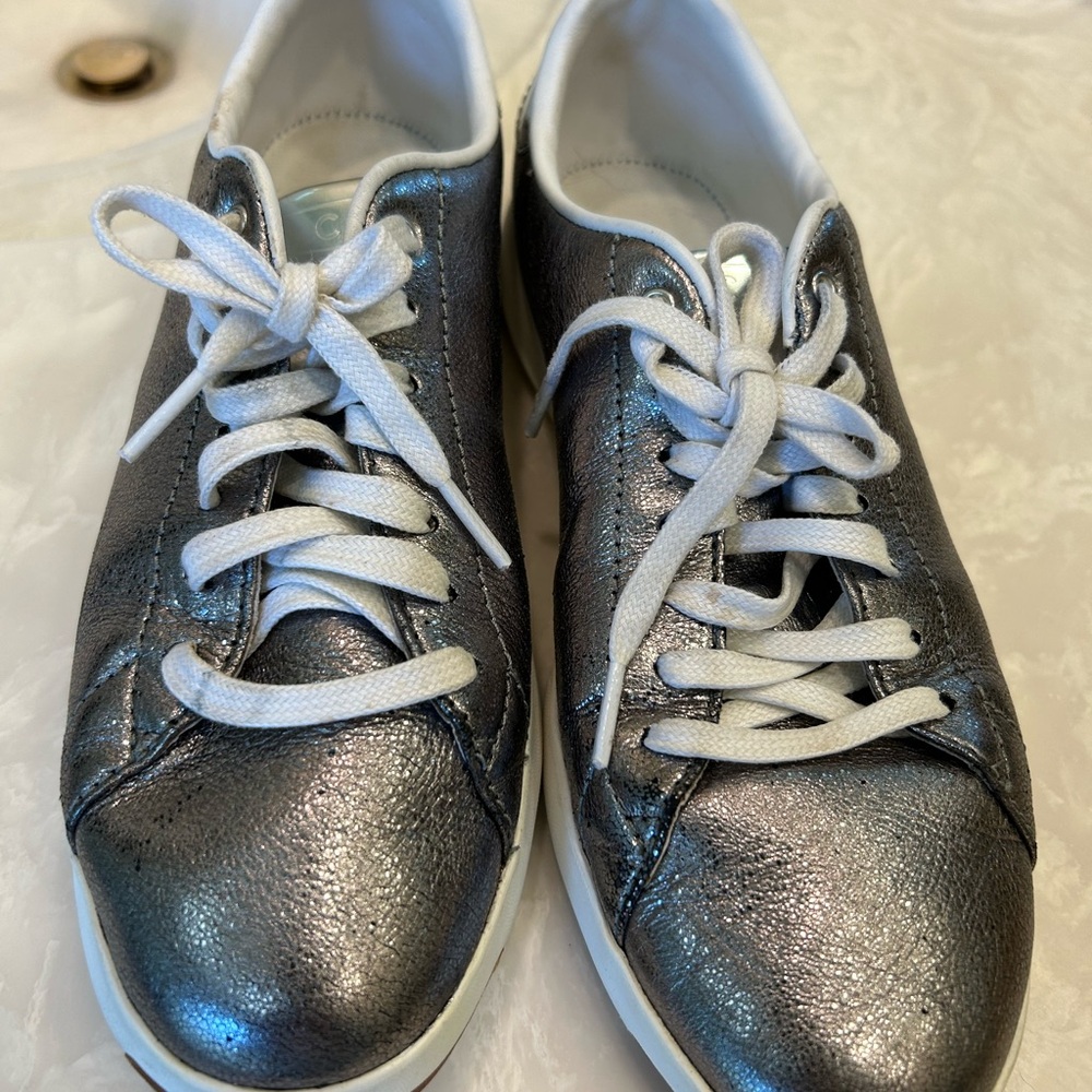 Cole Haan Grandpro Tennis Shoe Metallic Silver Leather Lace Up, Sz 8.5 - Picture 15 of 15